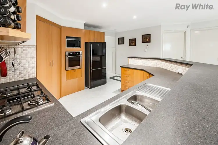 Seventh view of Homely house listing, 5 Tulip Court, Hillside VIC 3037