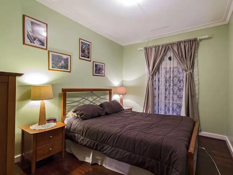 Fourth view of Homely house listing, 17 Jeffers Court, Orelia WA 6167