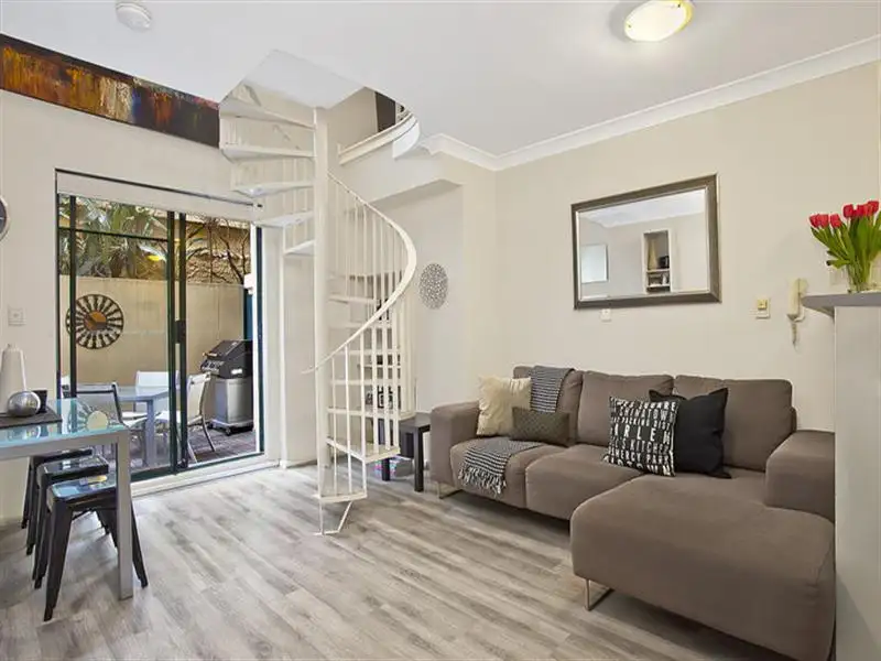 Main view of Homely apartment listing, 4/7-17 Sinclair Street, Wollstonecraft NSW 2065