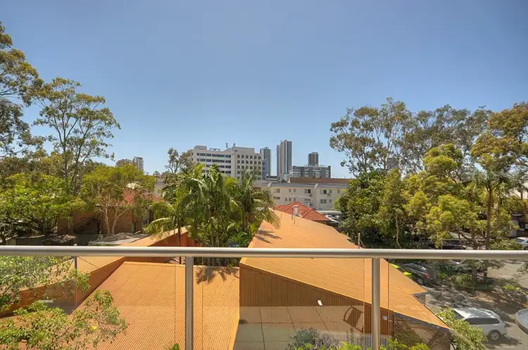 14/5 Carey Lane, Southport QLD 4215