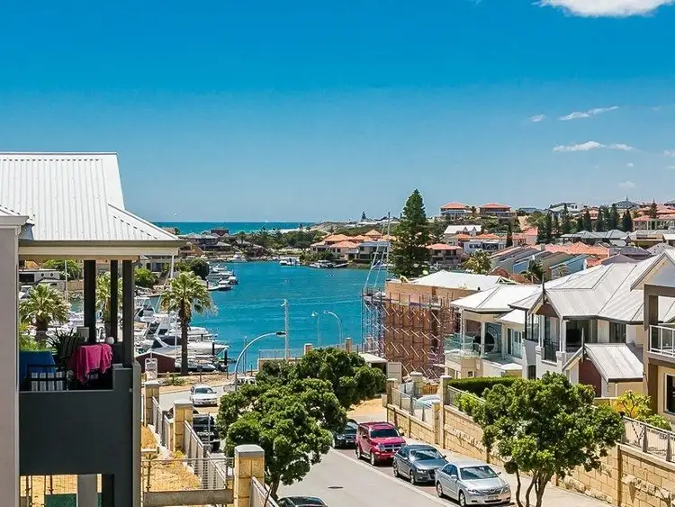 7 Penzance Terrace, Mindarie WA 6030