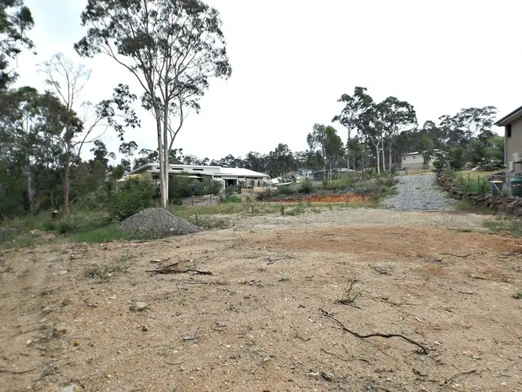 4 Apple Berry Place, North Batemans Bay NSW 2536