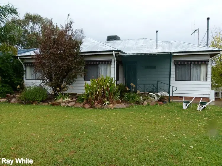 130 Farnell Street, Forbes NSW 2871