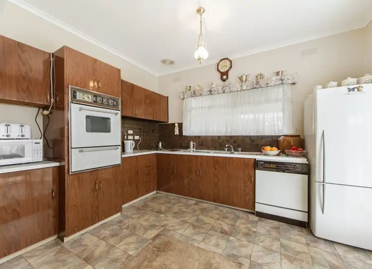 Fourth view of Homely house listing, 8 Walter Street, St Albans VIC 3021
