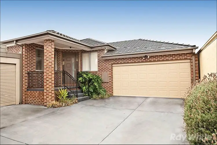 2/4 Flora Road, Clayton VIC 3168