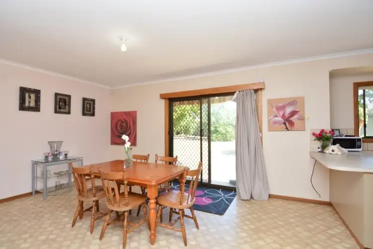 Seventh view of Homely house listing, 6 Caloola Court, Mildura VIC 3500