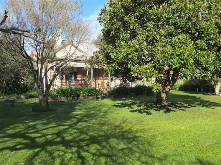 63 Bell Street, Penshurst VIC 3289
