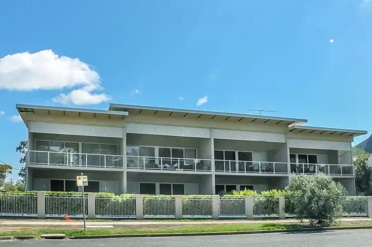 Main view of Homely unit listing, 5/76 Pratten Street, Dalby QLD 4405