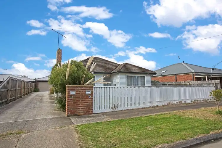 1/2 Herbert Street, Belmont VIC 3216
