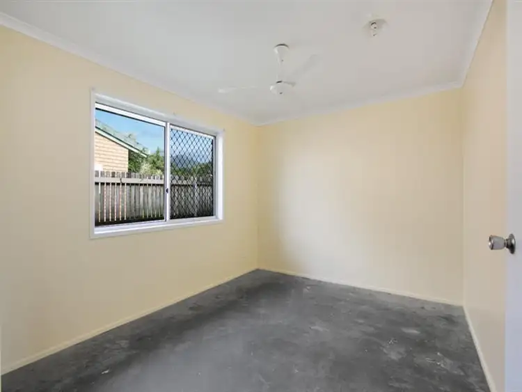 Fifth view of Homely house listing, 4 Deacon Court, Mooroobool QLD 4870