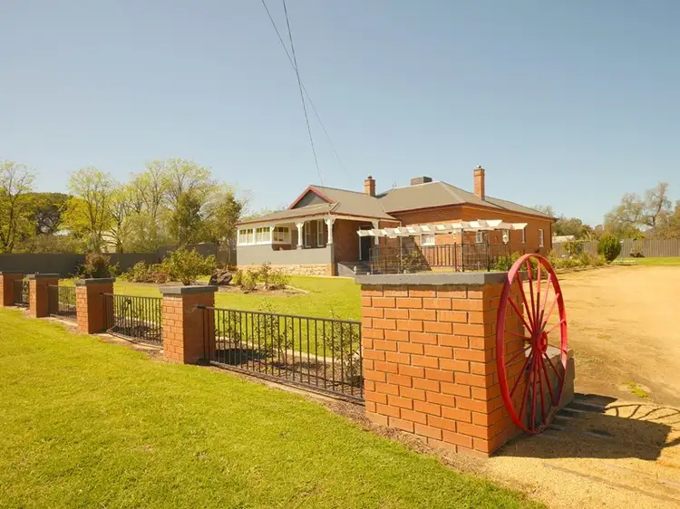 5 Broad Street, Koorawatha NSW 2807