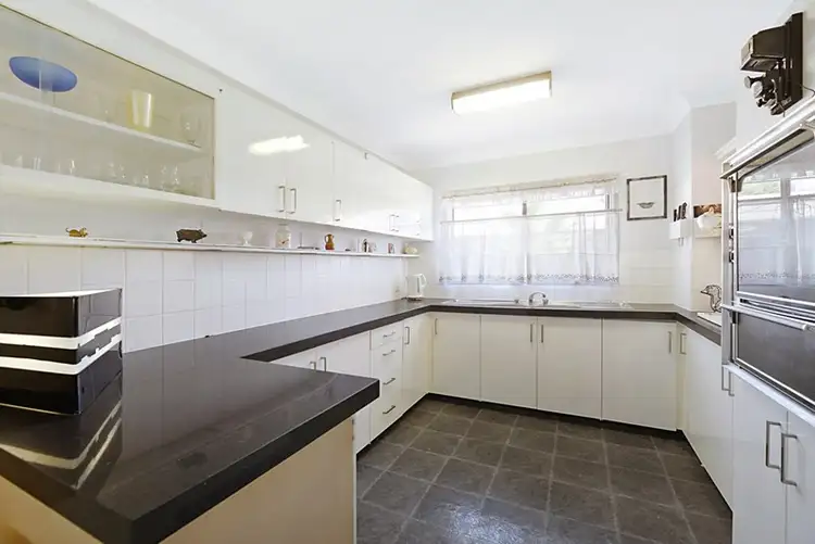 Fifth view of Homely unit listing, 23 Jubilee Avenue, Broadbeach QLD 4218