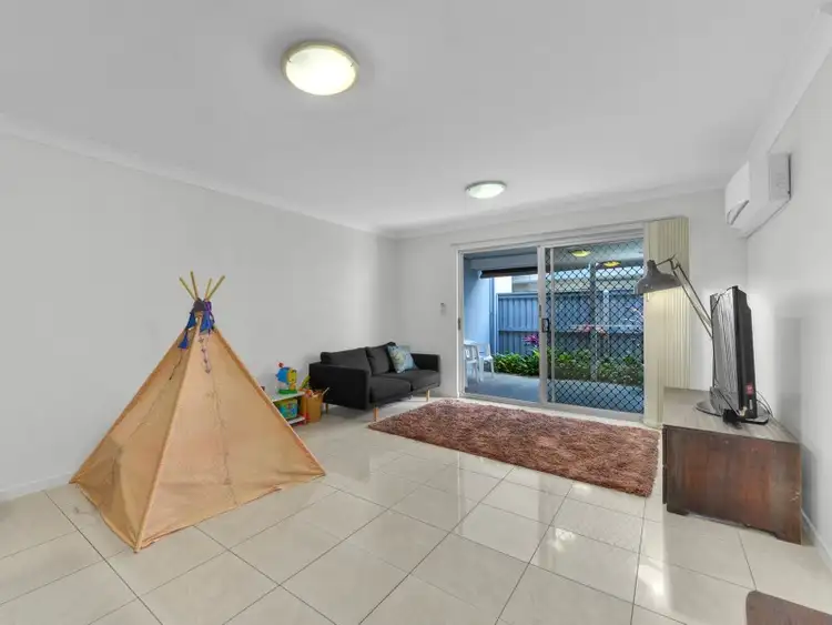 Fourth view of Homely unit listing, 2/15 Rolle Street, Holland Park West QLD 4121