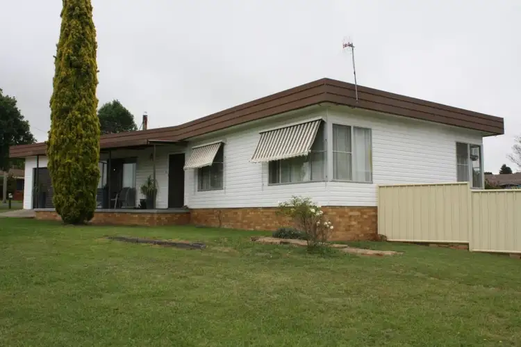 1 Lindsay Avenue, Glen Innes NSW 2370