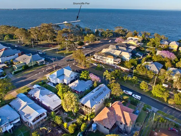 5 Sunday Street, Shorncliffe QLD 4017