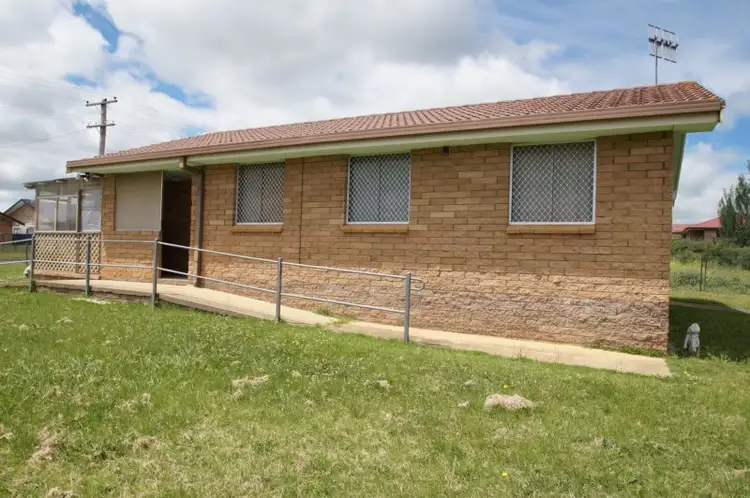 27 Morris Street (196 Cookes Road), Armidale NSW 2350