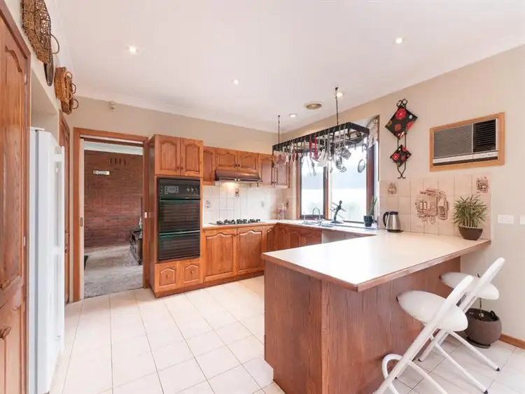 Fifth view of Homely house listing, 10 Berwick Place, Greenvale VIC 3059
