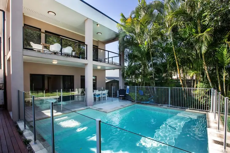 1 Peterson Street, Scarborough QLD 4020