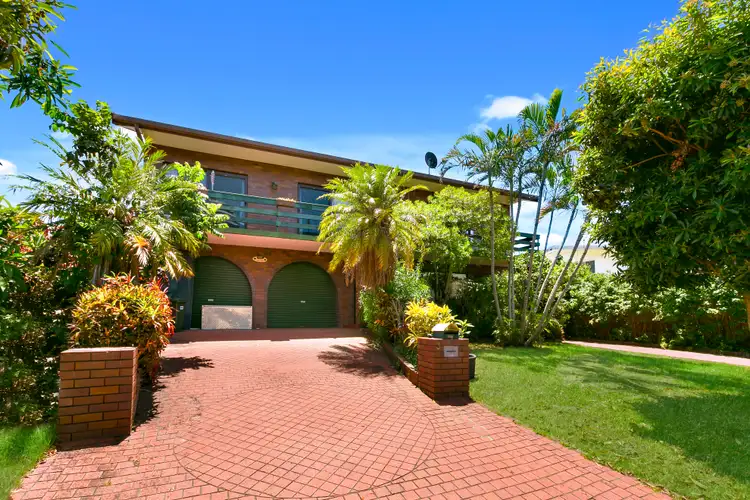 3 Lakeland Key, Broadbeach Waters QLD 4218