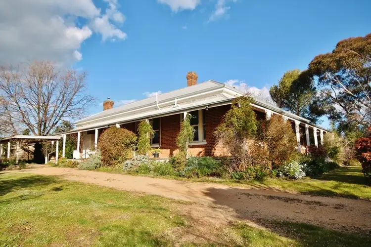 Karabah, 9 Dwyer Drive, Young NSW 2594