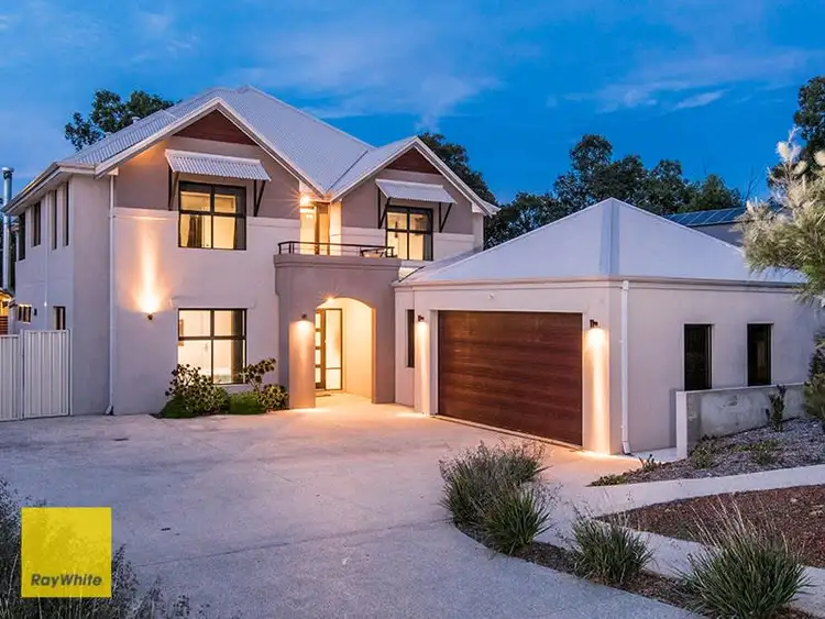 8 Woodview Retreat, Lesmurdie WA 6076