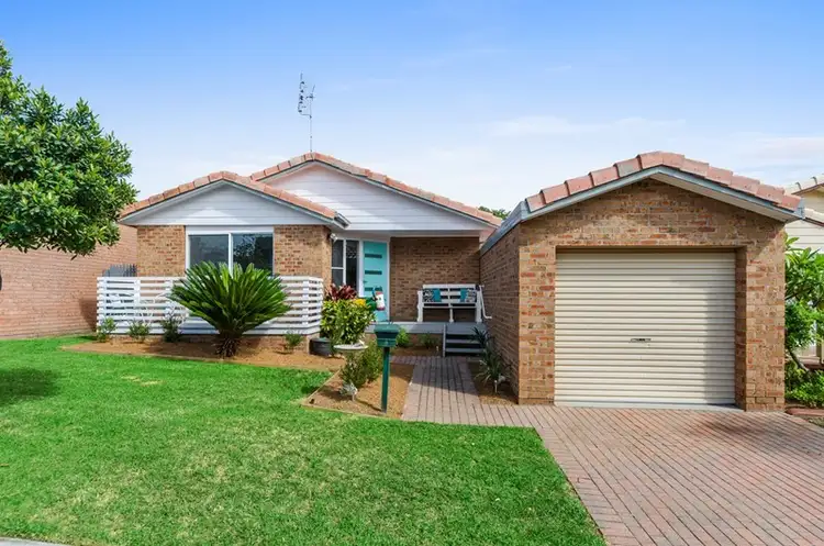 Main view of Homely house listing, 8 Ashmore Crescent, Kanahooka NSW 2530
