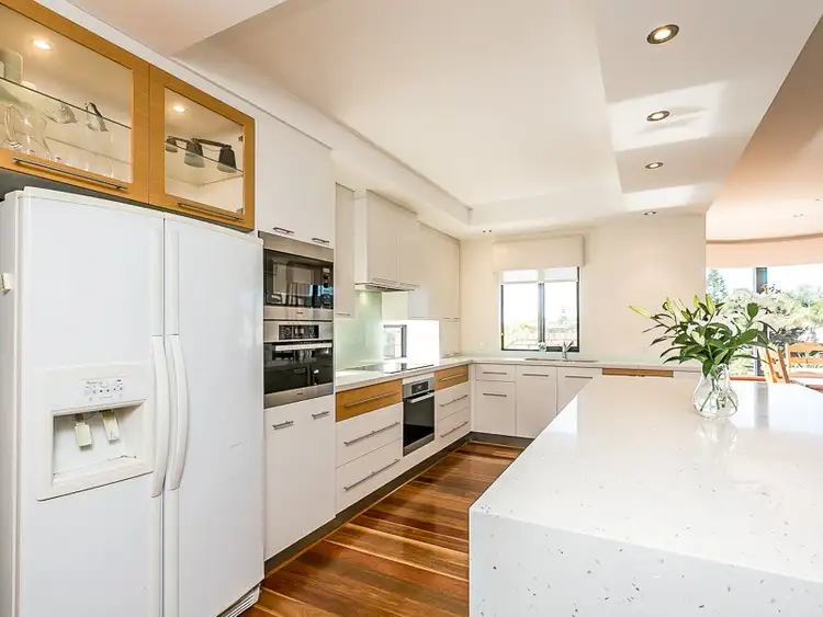Sixth view of Homely house listing, 6 Renown Way, Sorrento WA 6020