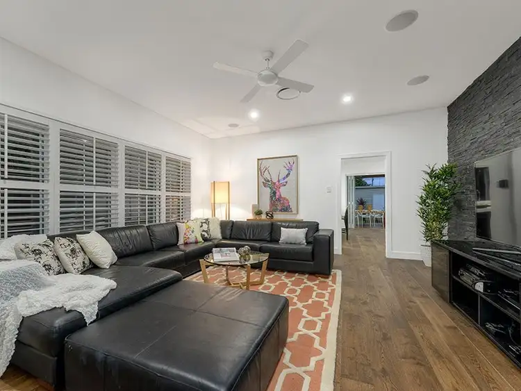 8 West Street, Highgate Hill QLD 4101