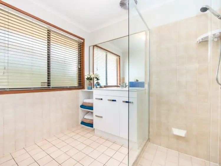 Second view of Homely house listing, 10 Lintrose Court, Edens Landing QLD 4207