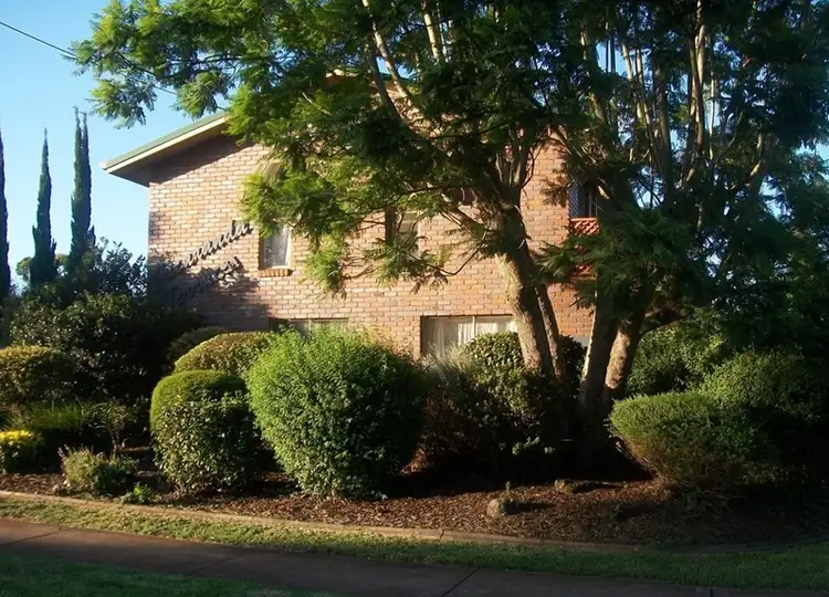 8/247 Herries Street, Newtown QLD 4350