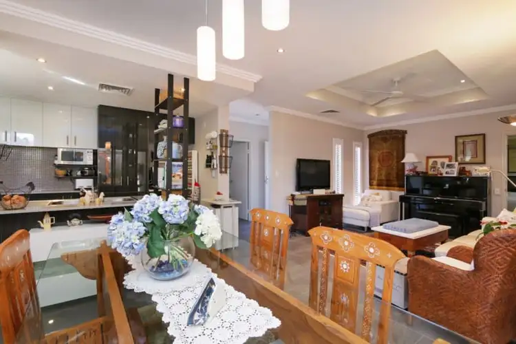 Second view of Homely house listing, 7/8 Wanarie View, Beeliar WA 6164