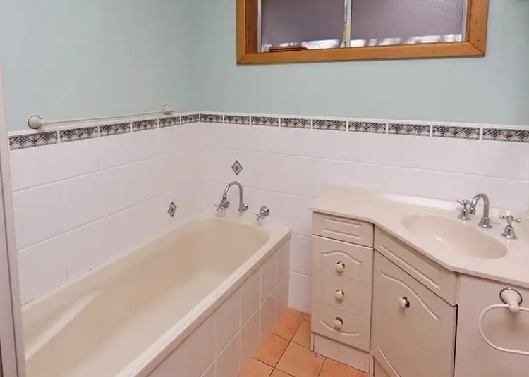 Seventh view of Homely house listing, 8 Kennedy Avenue, Kooringal NSW 2650