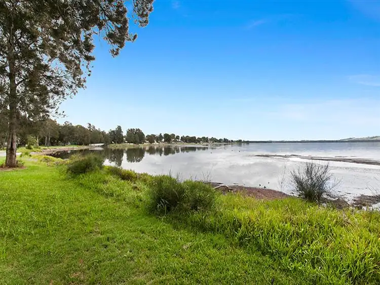 27 The Esplanade, Oak Flats NSW 2529