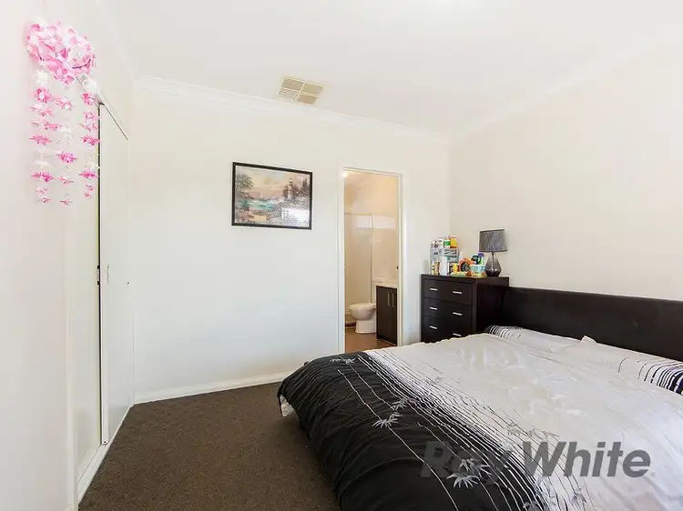 Sixth view of Homely villa listing, 2/60 Bent Street, St Albans VIC 3021