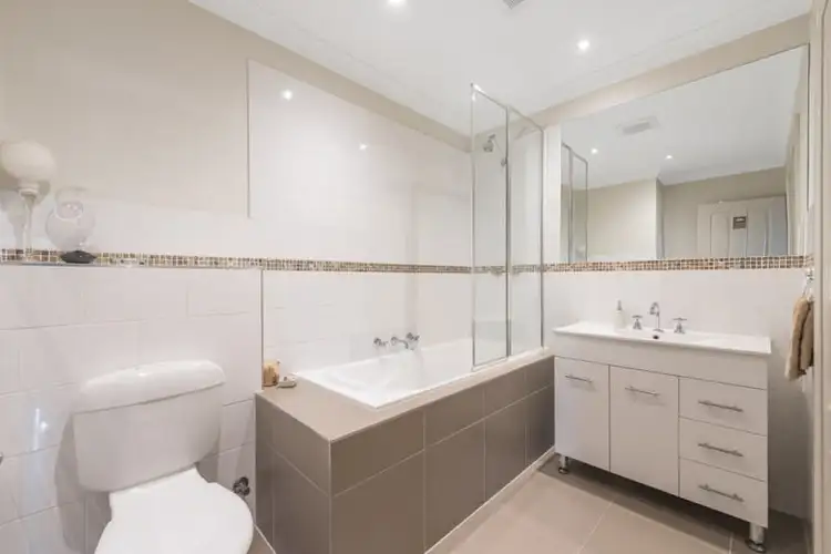 Fifth view of Homely apartment listing, 4/70 HEWISH Road, Croydon VIC 3136