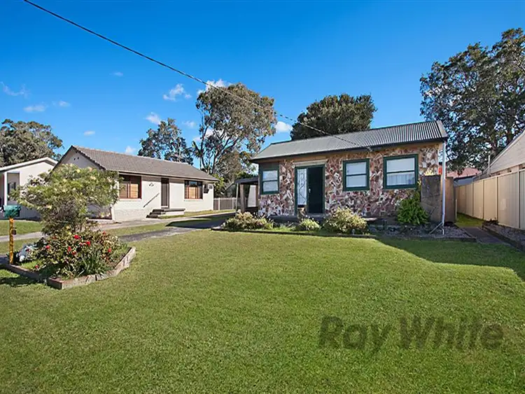 11 Kalani Street, Budgewoi NSW 2262