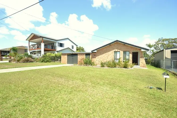 18 Lark Street, Birkdale QLD 4159