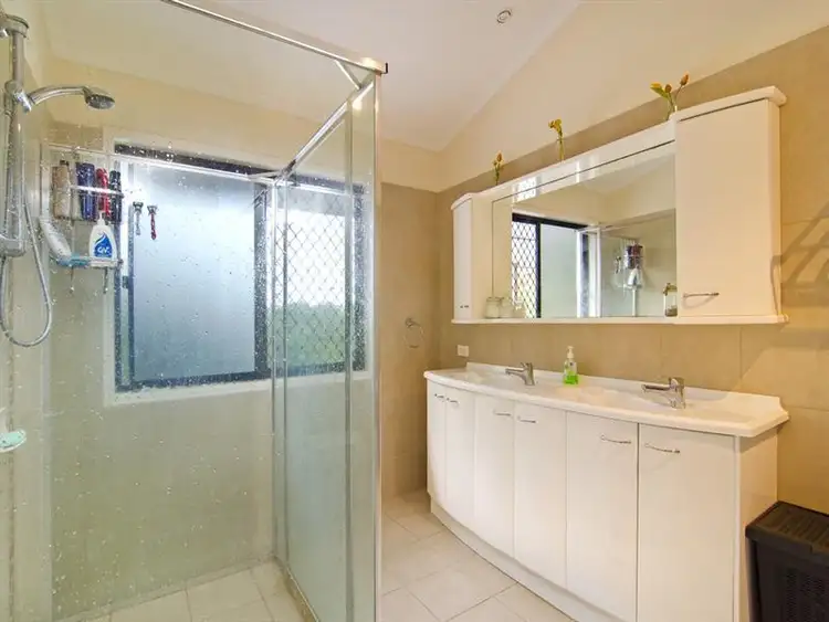 Sixth view of Homely house listing, 18 Fernleigh Court, Currumbin QLD 4223
