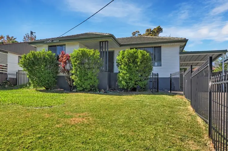 4 Andrew Crescent, Mount Warrigal NSW 2528
