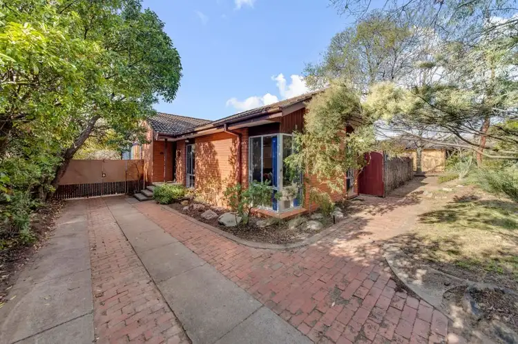 11 Blackman Crescent, Macquarie ACT 2614