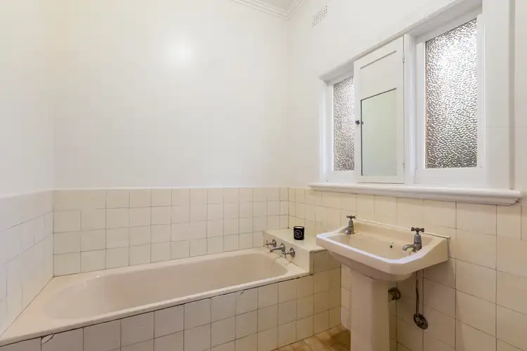 Sixth view of Homely house listing, 1 Rendell Court, Hughesdale VIC 3166