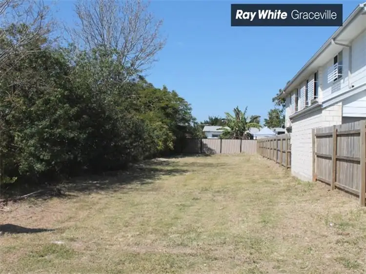 8 St Clements Road, Oxley QLD 4075