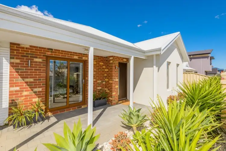 26 Pexton Drive, South Guildford WA 6055