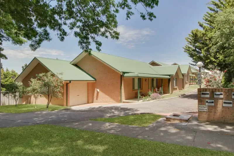 Main view of Homely villa listing, 1/90 Mundy Street, Goulburn NSW 2580