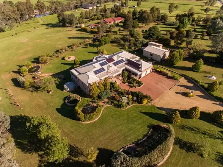81 Vernon Drive, Cowra NSW 2794