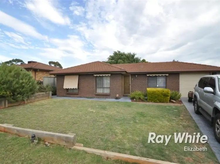 5 Oslo Court, Craigmore SA 5114