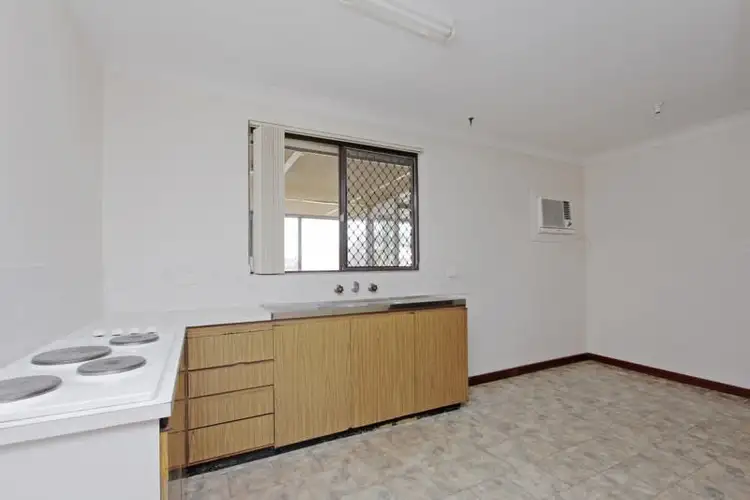 Fifth view of Homely house listing, 16 Banksia Circle, Thornlie WA 6108