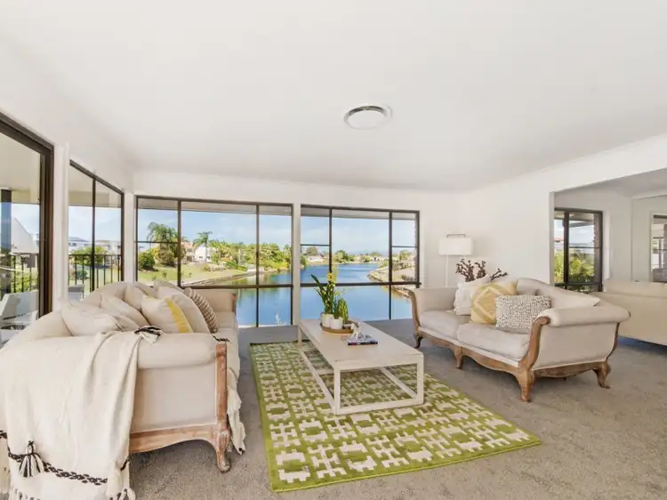 8 Marbella Drive, Benowa QLD 4217