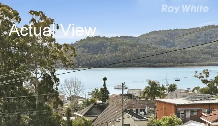 10 Leslie Parade, Saratoga NSW 2251