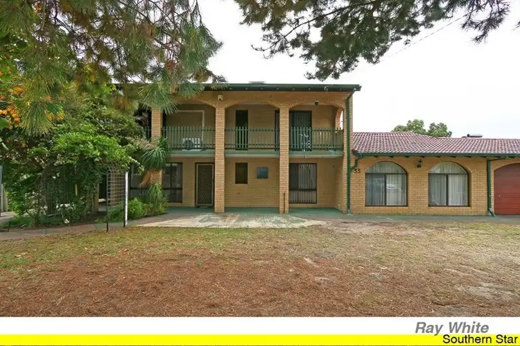 33 Third Avenue, Kelmscott WA 6111